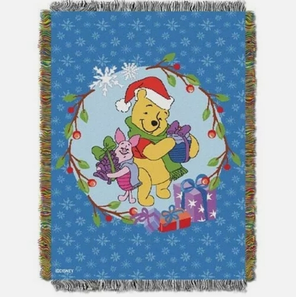 NWT Disney Winnie The Pooh Piglet Christmas Holiday Tapestry Throw - Picture 1 of 5